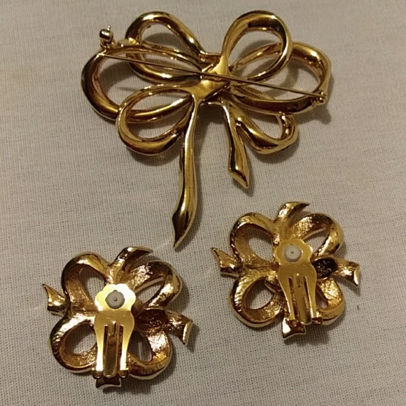 Vintage Avon Bow Brooch and Earring Set - Picture 4 of 5